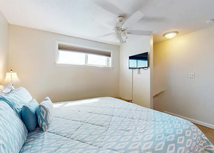 Gulf View With A Full Kitchen Private Balcony Shared Pools & Tennis Court Apartment *